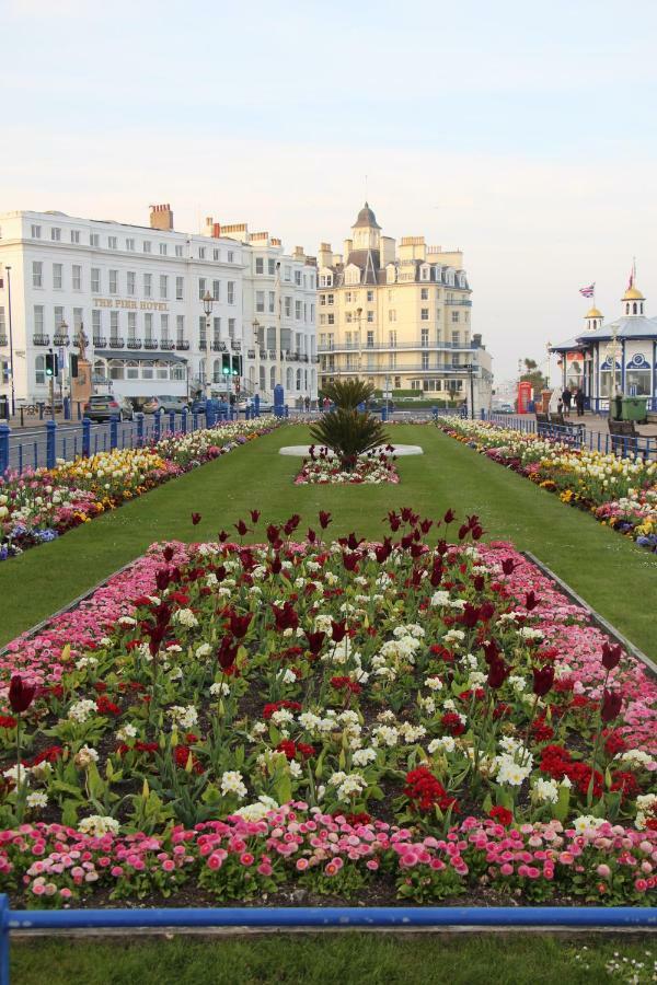 Ravilious Tournoi d'Tournoi d'Eastbourne Extérieur photo